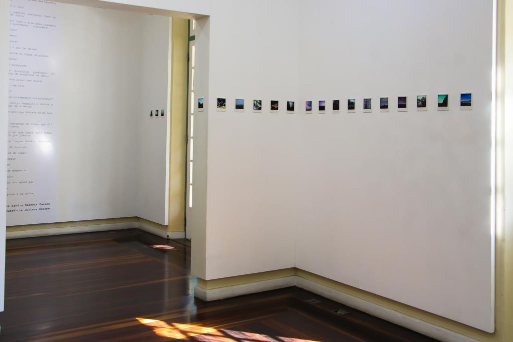 Exposição Registros: Ficções Polaroides, de Joana Amarante.