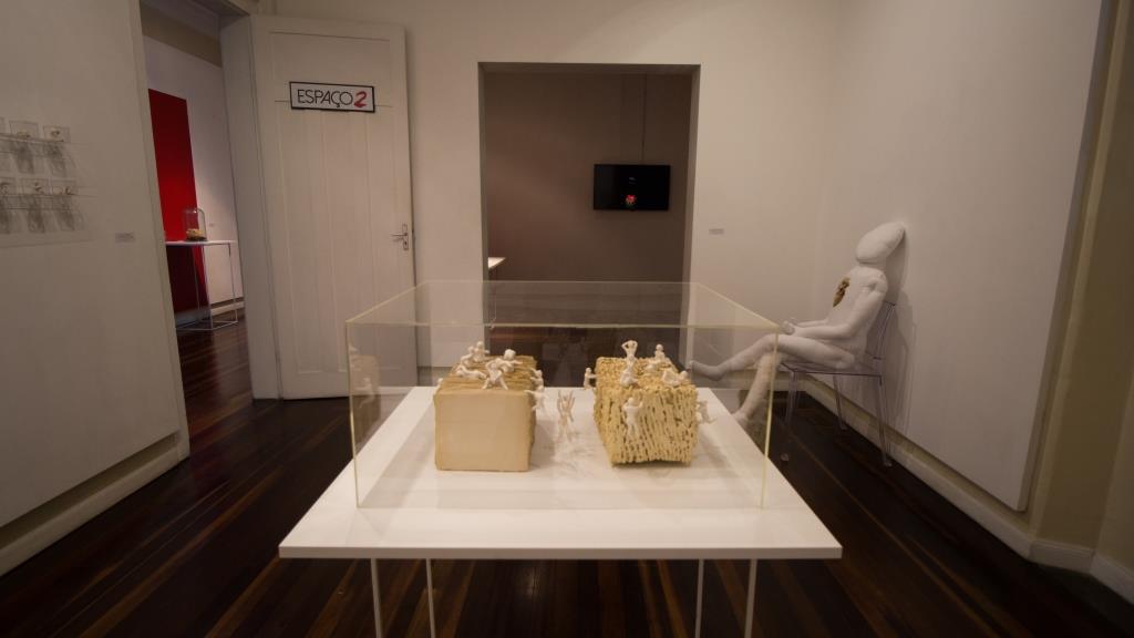 Exposição Íntimo Plural, de Sara Ramos.