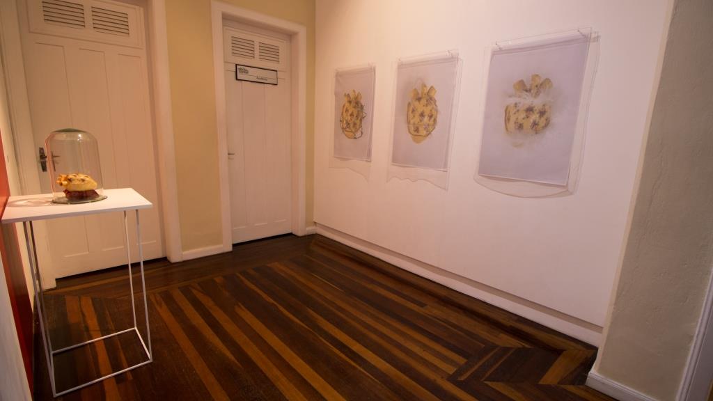 Exposição Íntimo Plural, de Sara Ramos.