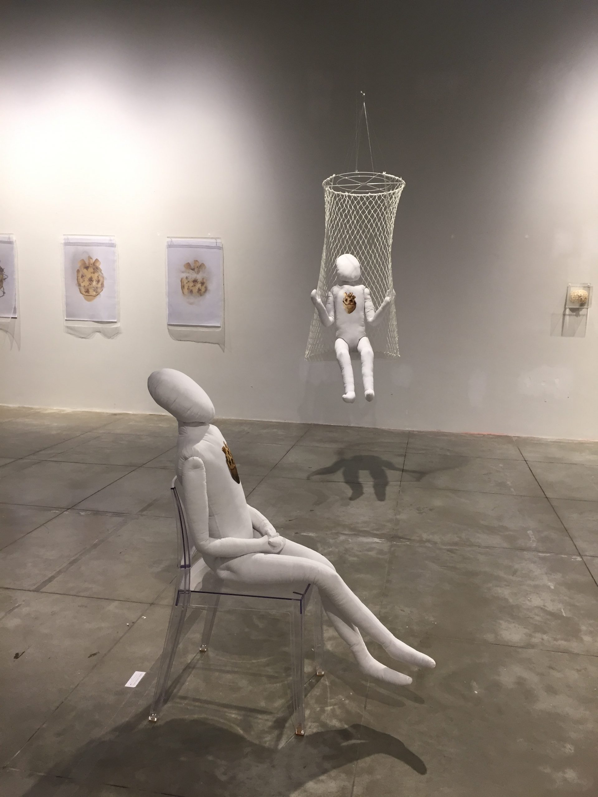 Exposição Íntimo Plural na Galeria do SESC em Itajaí. Registro fornecido pela artista. 