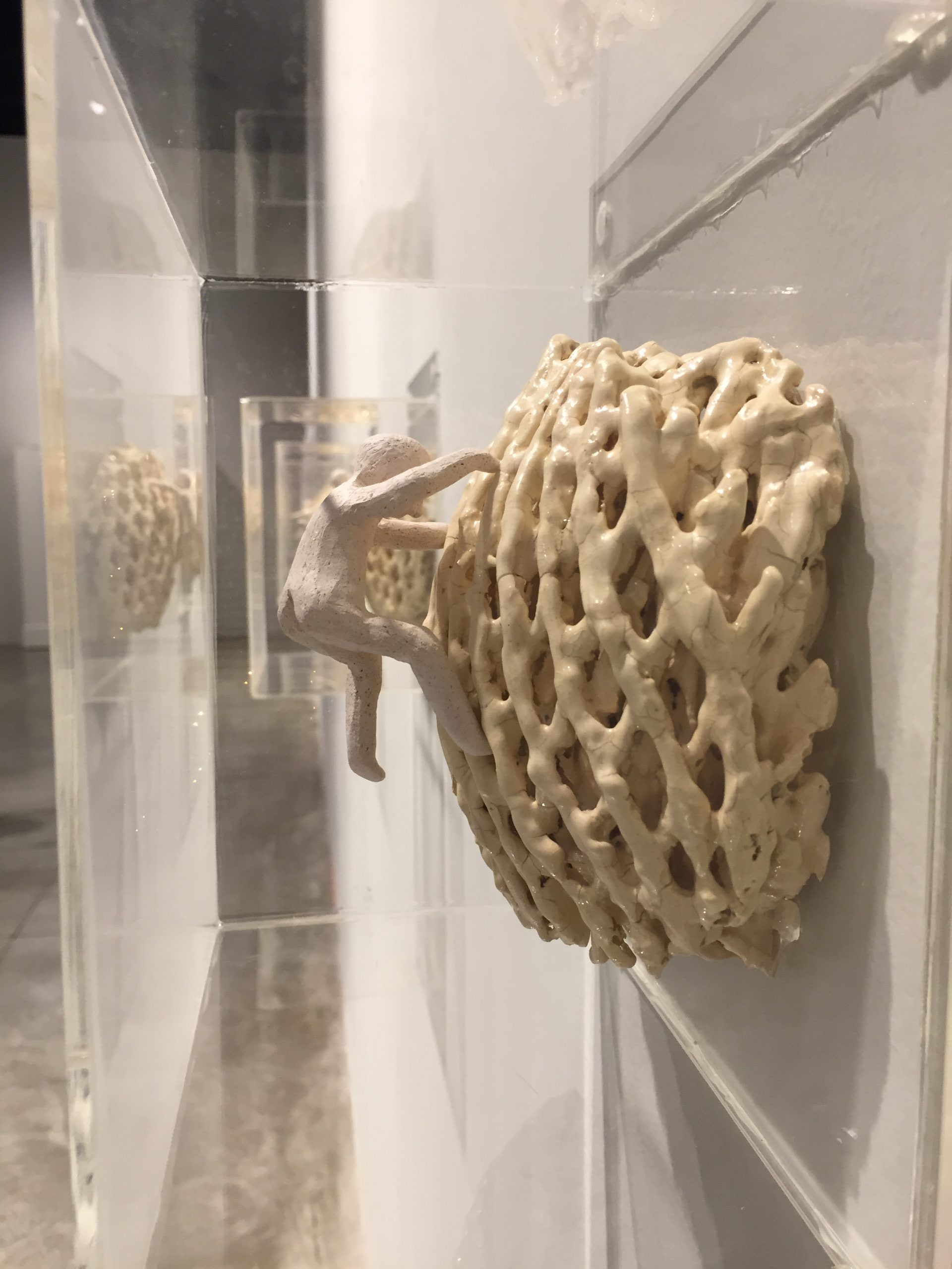 Exposição Íntimo Plural na Galeria do SESC em Itajaí. Registro fornecido pela artista. 