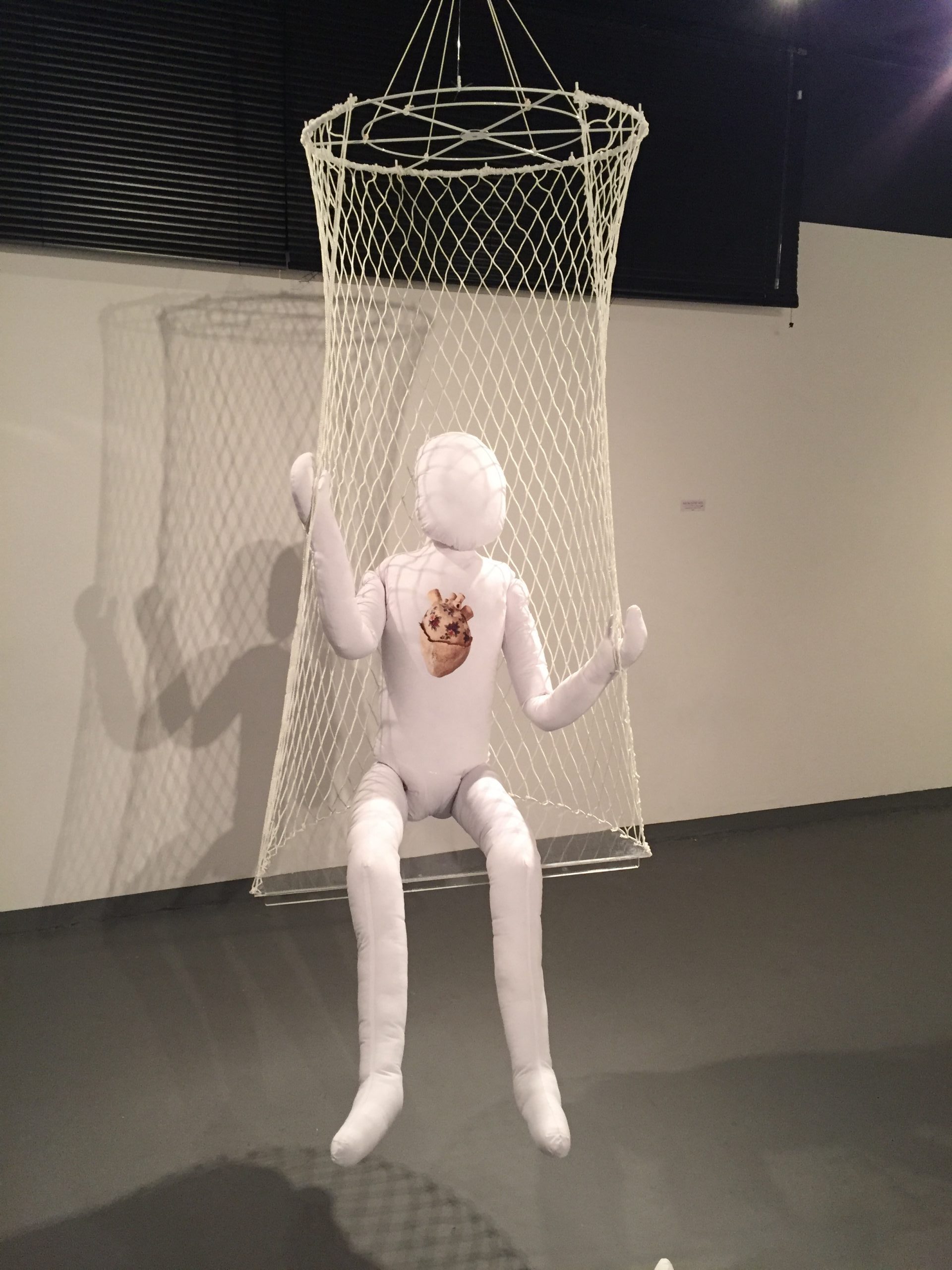 Exposição Íntimo Plural na Galeria do SESC em Joaçaba. Registro fornecido pela artista.