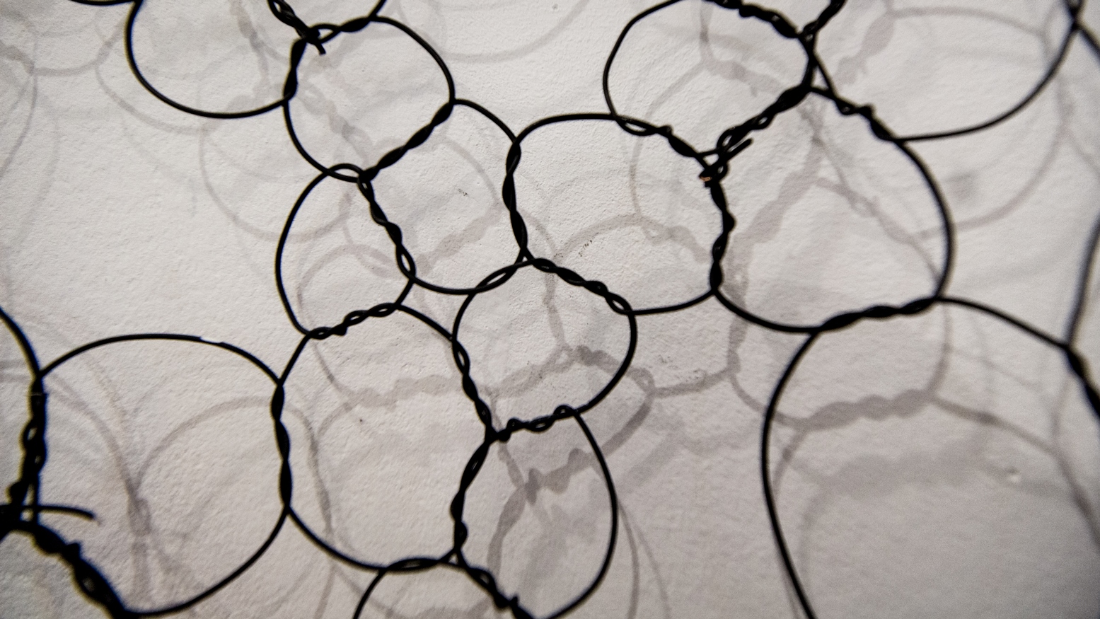 Detalhe de obra da exposição Olhar o desenho, de Flávia Duzzo.