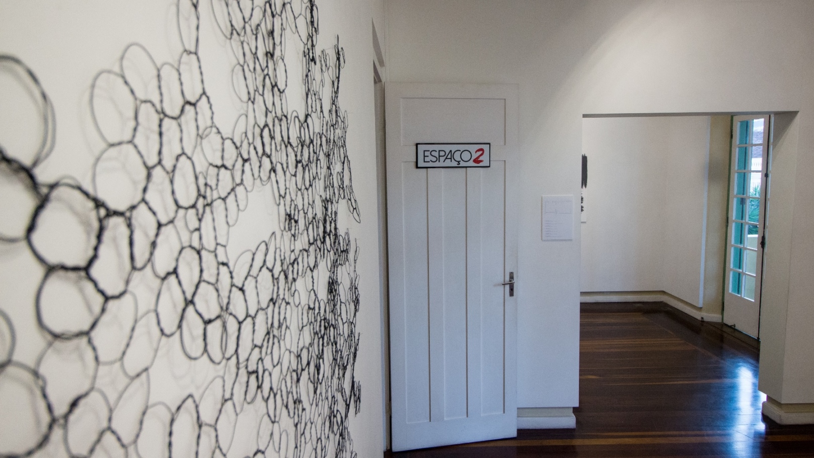 Exposição Olhar o desenho, de Flávia Duzzo.