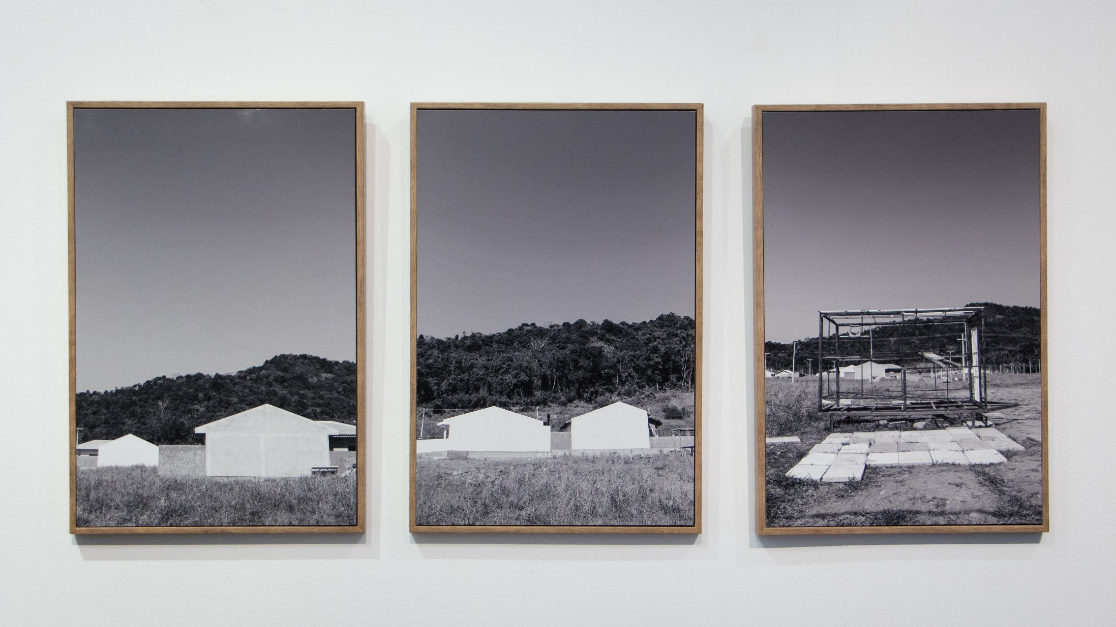 Exposição a cabeça pensa onde os pés pisam, de Sofia Brito.