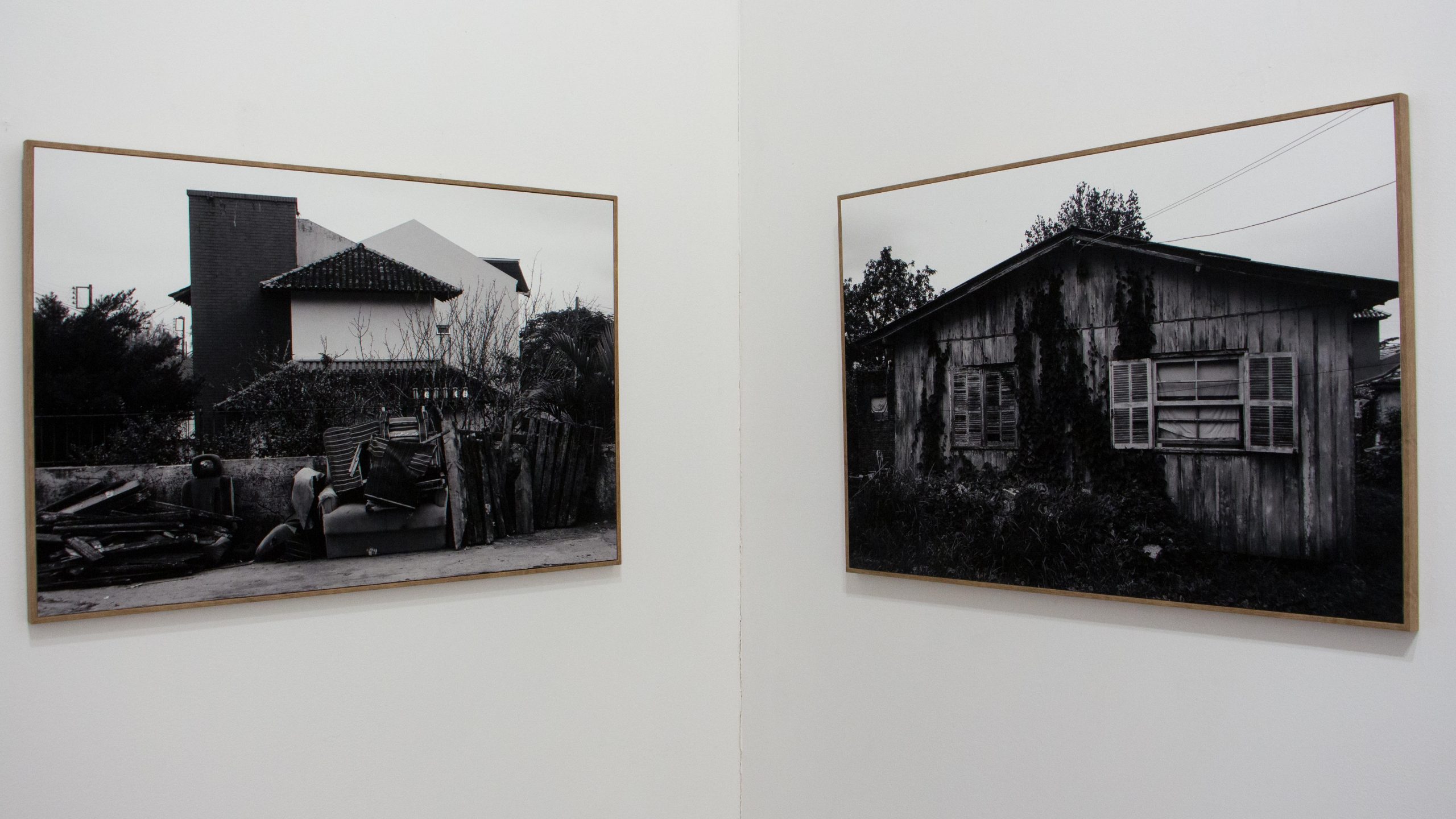 Exposição a cabeça pensa onde os pés pisam, de Sofia Brito.