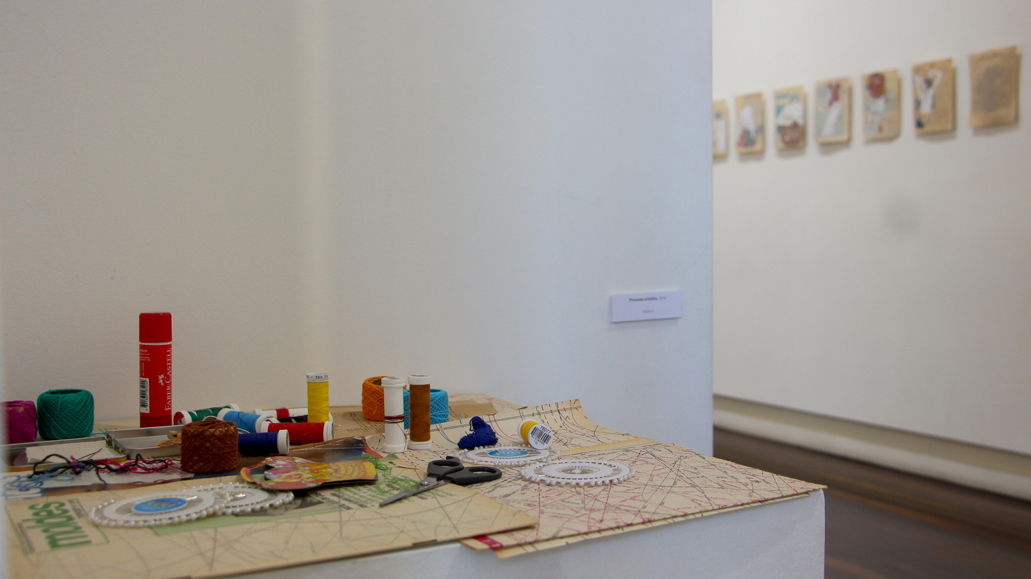 Exposição Linha do Tempo, de Itamara Ribeiro.