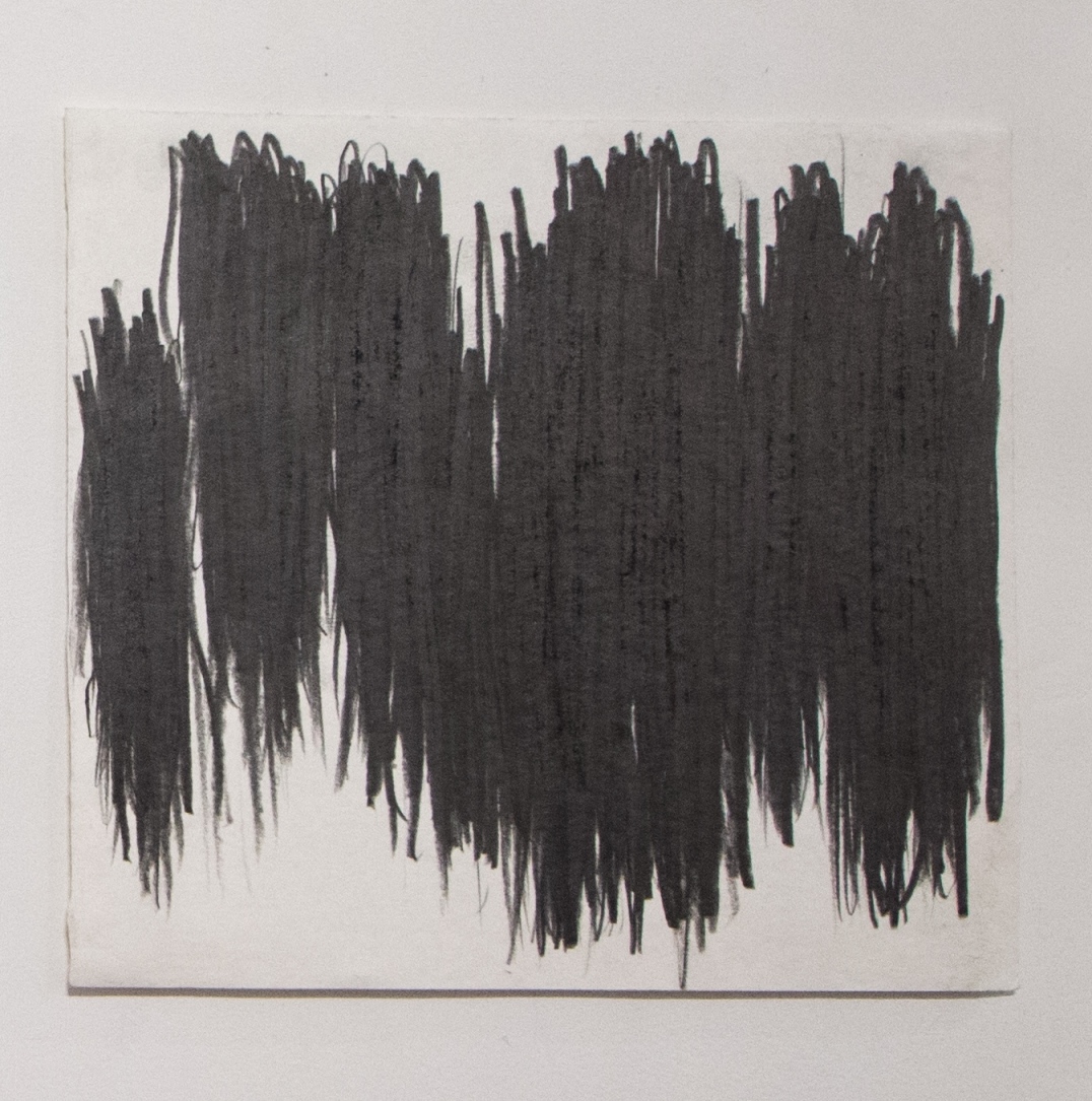 Sem título II, 2017. Barra de grafite sobre papel, 36,5x33cm.