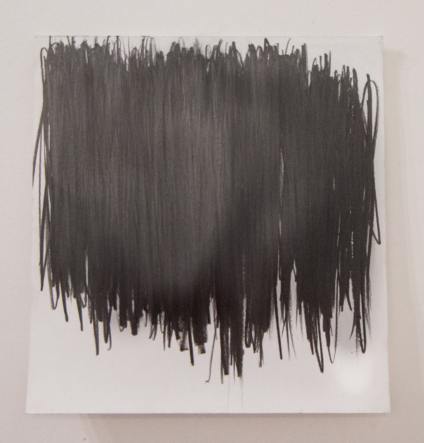 Sem título III, 2017. Barra de grafite sobre papel, 27x28,5cm.