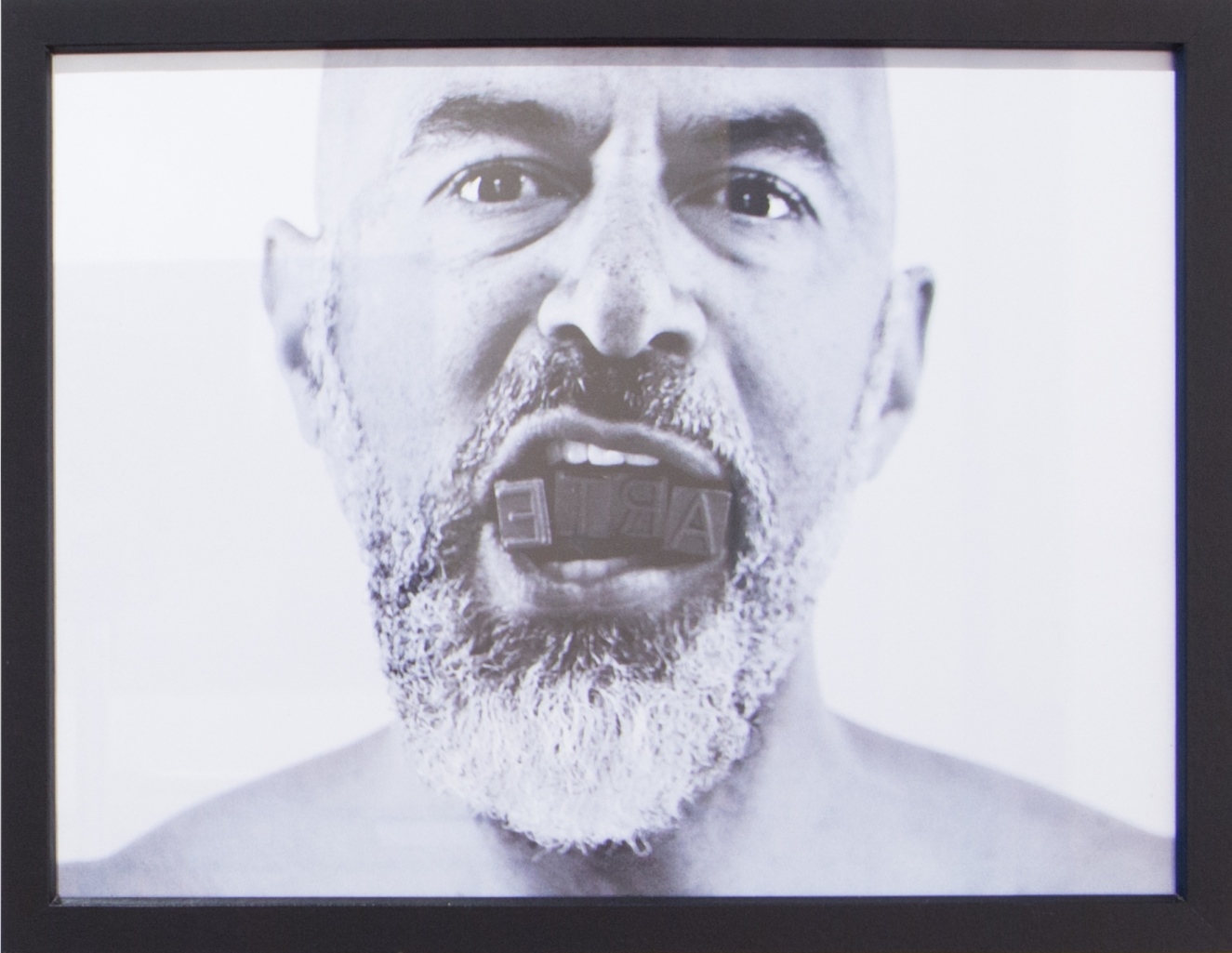 Série Palavras Tomadas - ARTE, 2018. Fotografia, 1 de 50, 30x40cm.